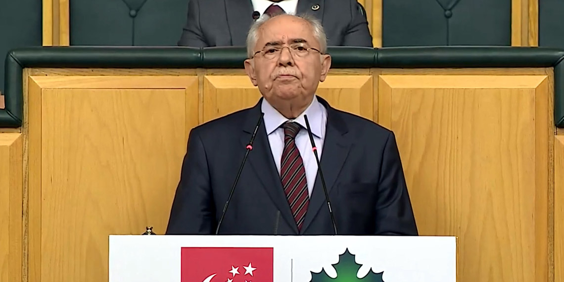 Davutoğlu: Siyasi ahlak yasasını çıkarmadıkça düzelemezsiniz