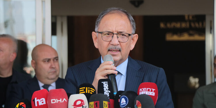 Deprem bölgesinde 2 binin üzerinde şantiyemiz var