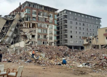 Depremde 140 kişinin öldüğü binada kaçak asma kat yapılmış