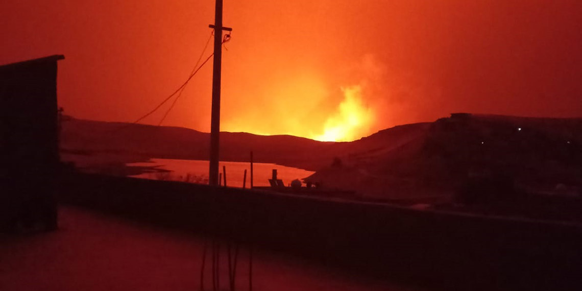 Diyarbakır-Mardin sınırındaki yangında 2 elti, can verdi