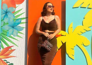 Elif Eleskovic'den yaz ışıltısı