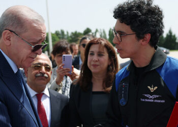 Erdoğan, astronot Tuva Cihangir Atasever ile görüştü