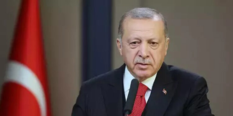 Erdoğan, karne alan öğrencileri tebrik etti