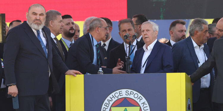 Fenerbahçe'nin itibarı, bir kişinin itibarının çok daha ötesindedir