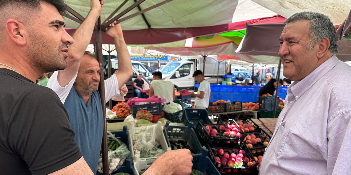 CHP Niğde Milletvekili Ömer Fethi Gürer, pazar, esnaf ve kıraathanelere ziyaretlerde bulundu. Gürer, "Açlık sınırı altında geliri olanların derdi artıyor" dedi.