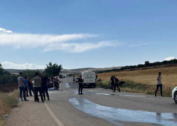 Gaziantep'te otomobil ile minibüs çarpıştı: 1 ölü, 5 yaralı
