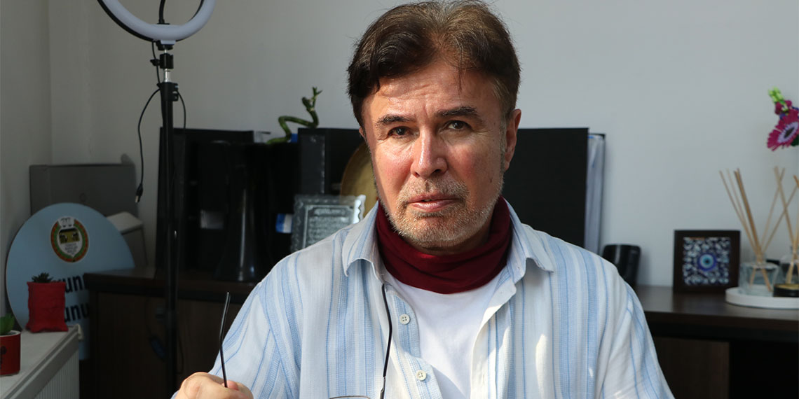 Ankara'da özel bir hastanede ameliyat olan avukat Mustafa Alpar Ceylan, gözlükten kurtulmak isterken görme yetisini kaybetti.