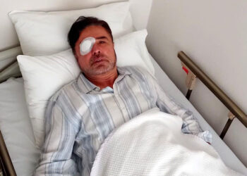 Gözlükten kurtulmak isterken görme yetisini kaybetti