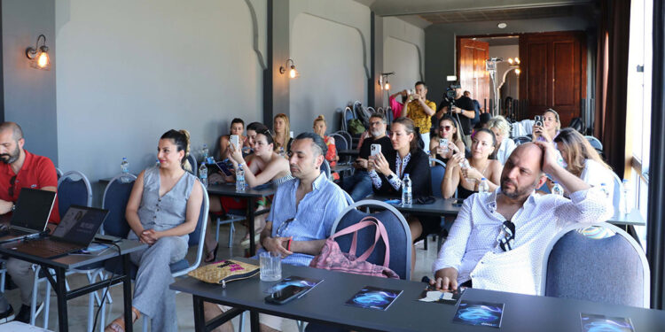 Happ Health ile sağlık hizmetleri ev konforunda sunuluyor