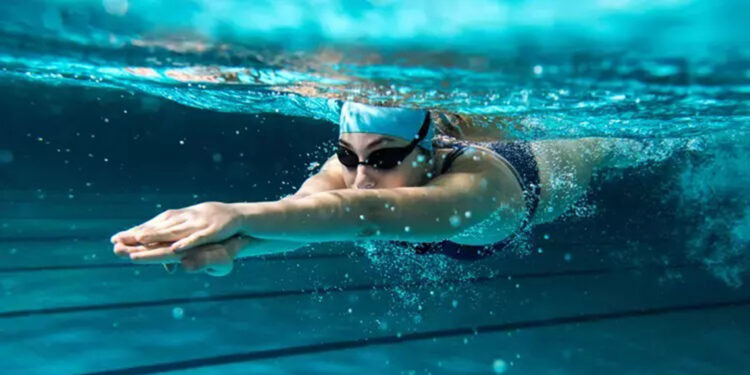 Havuz ve denizde gözleri korumak için 5 öneri