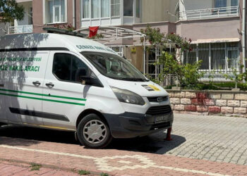 İki kız kardeş 4 saat arayla ölü bulundu