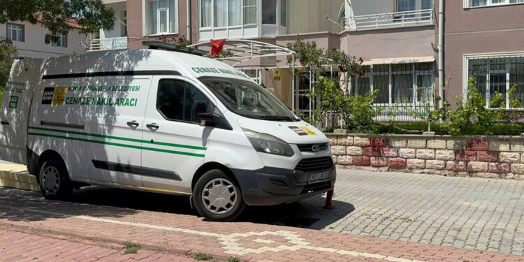 İki kız kardeş 4 saat arayla ölü bulundu