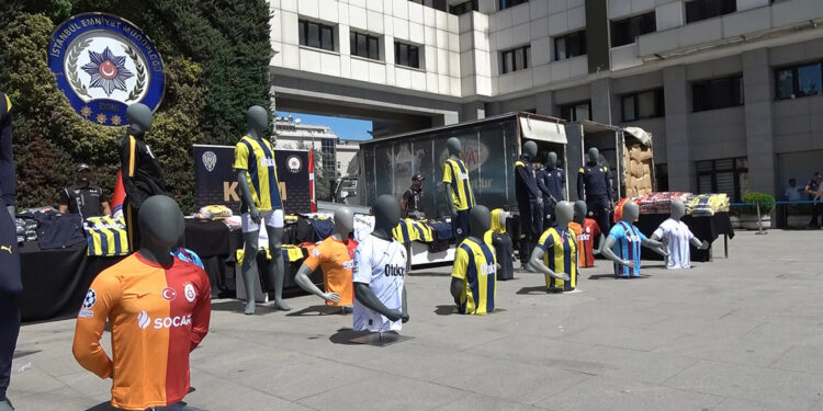 İstanbul’da 180 bin kaçak forma ele geçirildi; 5 gözaltı