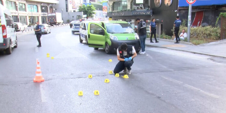 İstediği şarkı çalınmayan kişi silahlı saldırı düzenledi: 3 yaralı