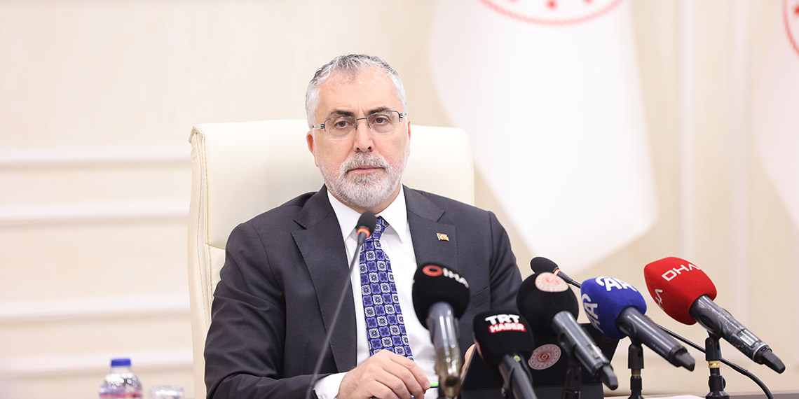 İşveren ve çalışan arasındaki dengeyi koruyarak hareket ediyoruz