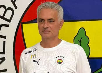Jose mourinho göreve başladı