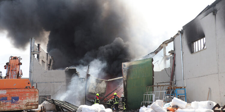 Kayseri OSB'deki ambalaj fabrikasında yangın