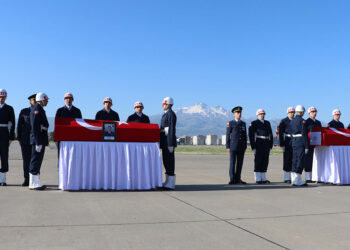 Kayseri'de düşen uçakta şehit olan 2 pilot için tören
