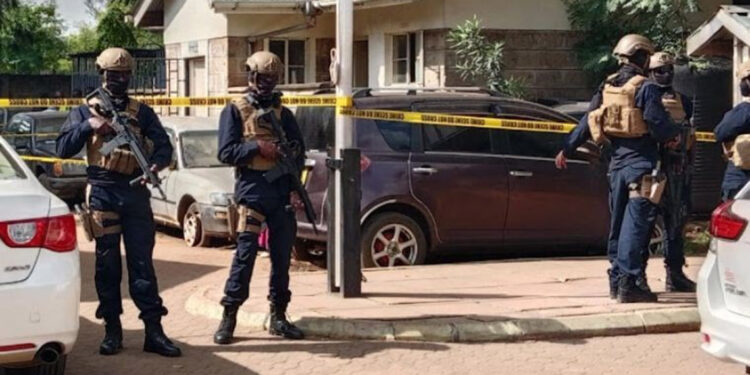 Kenya’da polis, suçlu eşinin kefaletini iptal eden hakimi vurdu