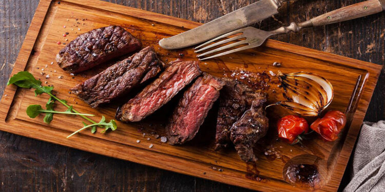Kırmızı eti sık tüketmek inme ve kalp krizi riskini artırabilir