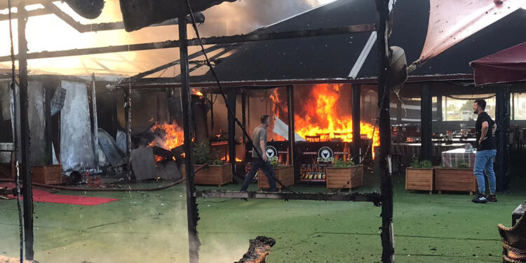 Konya'da restoranda yangın