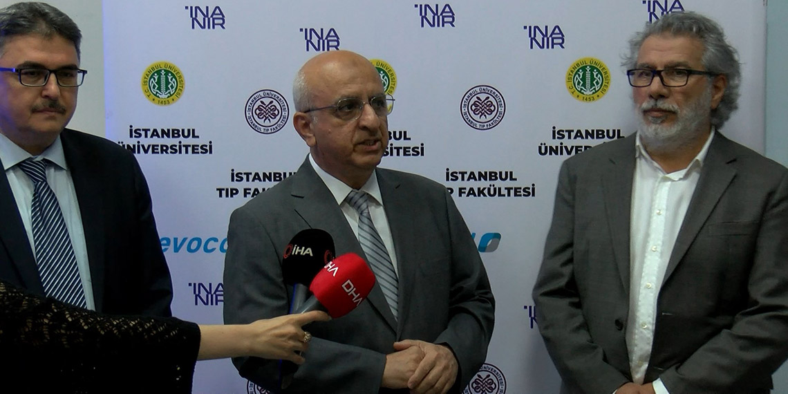 Kriyoterapi cihazı İstanbul Üniversitesi Tıp Fakültesi'nde tanıtıldı