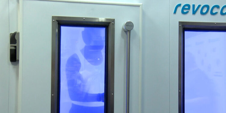 Kriyoterapi cihazı İstanbul Üniversitesi Tıp Fakültesi'nde tanıtıldı