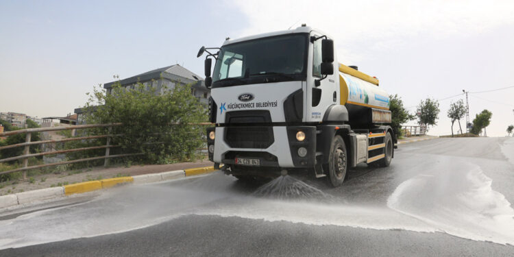 Küçükçekmece'de bayram hazırlıkları sürüyor