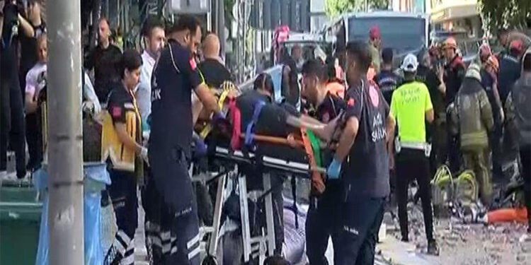 Küçükçekmece Cumhuriyet Başsavcılığı çöken binayla ilgili soruşturma başlattı