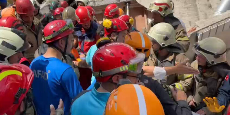 Küçükçekmece'de çöken bina soruşturmasında yeni gelişme