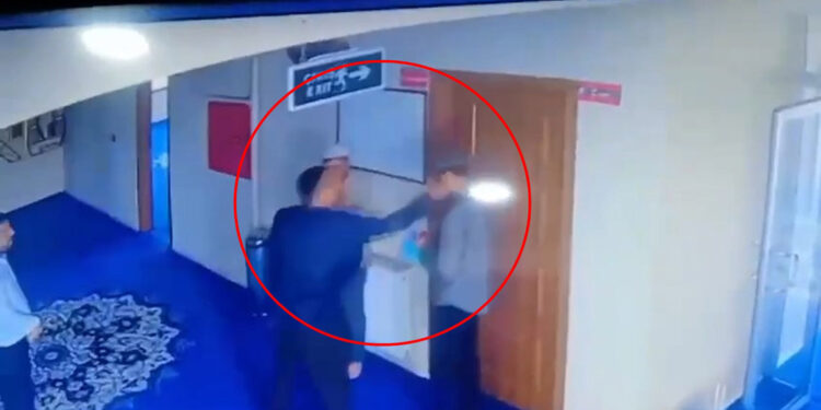 Kuran kursunda 2 öğrenciye tokat atan imam açığa alındı