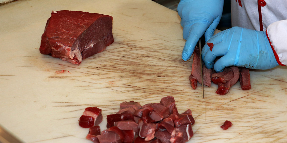 Kurban etleri soğutulmadan dolaba atılırsa çürür