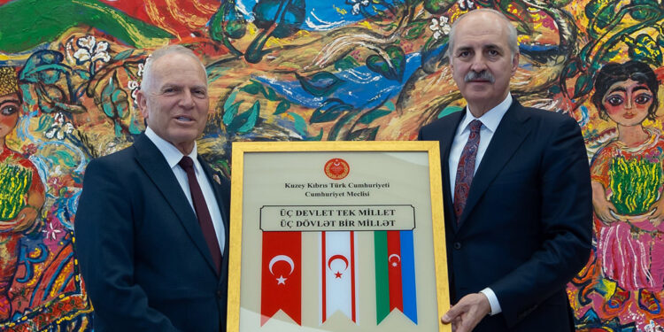 Kurtulmuş, KKTC Meclis Başkanı Zorlu Töre ile bir araya geldi
