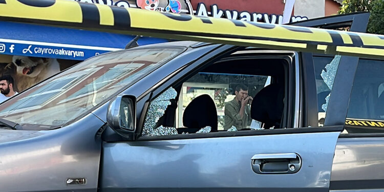 Lise müdür yardımcısı otomobilinde vurularak öldürüldü