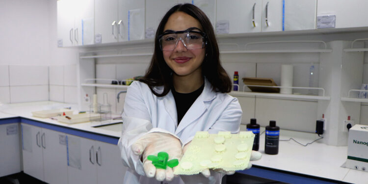 Liseli Elvin’den doktorların hayatını kolaylaştıracak buluş