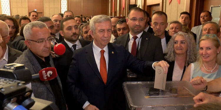 Mansur Yavaş Tarihi Kentler Birliği Başkanı seçildi