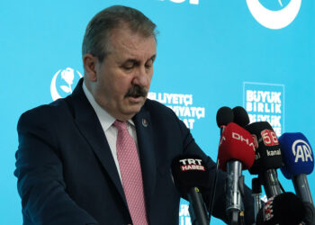 Memur emeklerinin zam oranı diğer emeklilerden aşağıda kalmasın