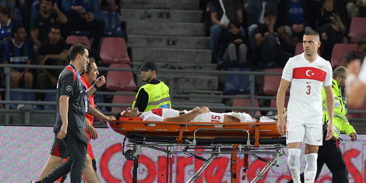 Milli futbolcu Ozan Kabak, EURO 2024 kadrosundan çıkarıldı