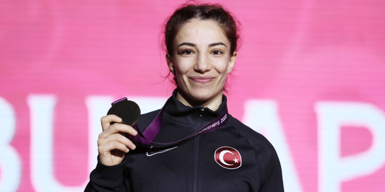 Milli güreşçi Evin Demirhan Yavuz: En büyük kahramanım annem