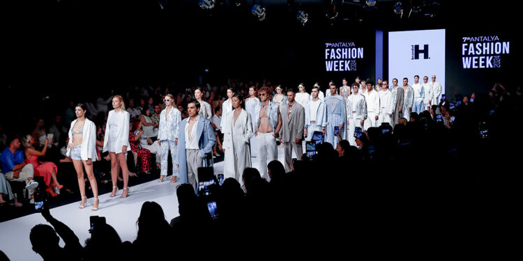 Modanın kalbi Antalya Fashion Week 2024'te attı