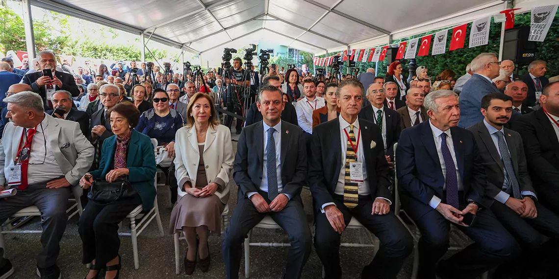 Öz güvensiz siyasete yönelmeden partimizi birinci yaptık