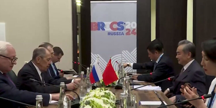 Rusya Dışişleri Bakanı Lavrov, Çinli mevkidaşı Yi ile görüştü