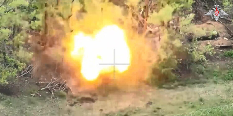 Rusya, Donetsk bölgesinde Ukrayna mevzilerini vurdu