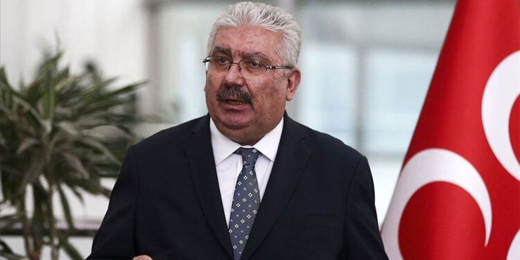 Özgür Özel, politikada gölge oyunu sergiliyor