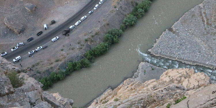Seyir terasından atlayan Kübra'nın cansız bedeni bulundu
