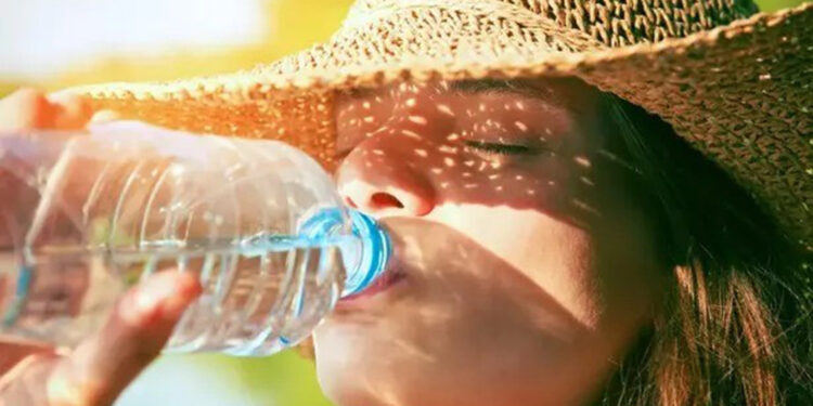 Sıcak havada soğuk suyu ani içmeyin