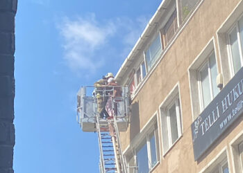 Şişli'de 5 katlı binada yangın; mahsur kalanlar var