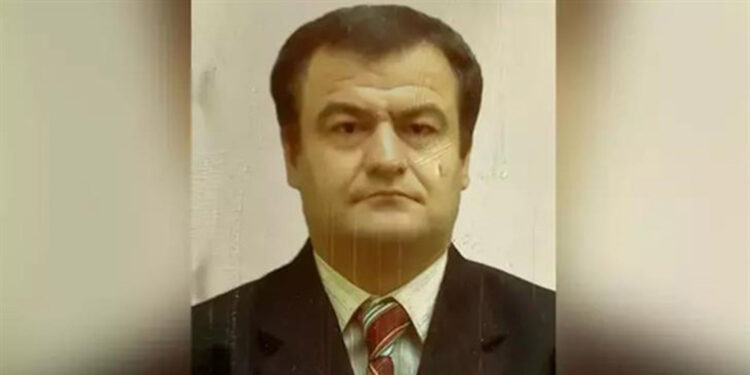 Tartıştığı babasının boğazını satırla kesip öldürdü