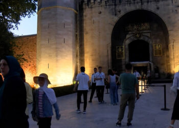 Topkapı Sarayı ilk kez gece ziyaretlerine açıldı