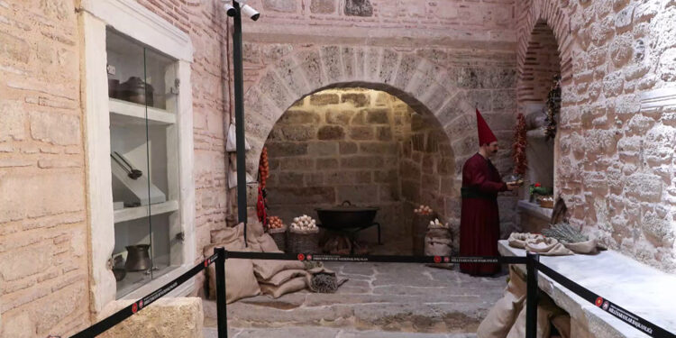 Topkapı Sarayı'nda Cariyeler Taşlığı ilk kez ziyarete açıldı